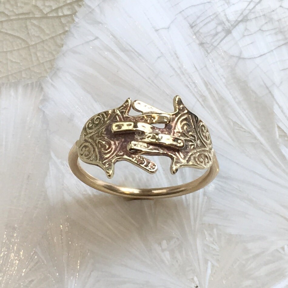 Hamsa ring, brass hands ring, simple hand ring, dainty ring, statement protection ring, ring against the evil eye - Hand shake RK2537