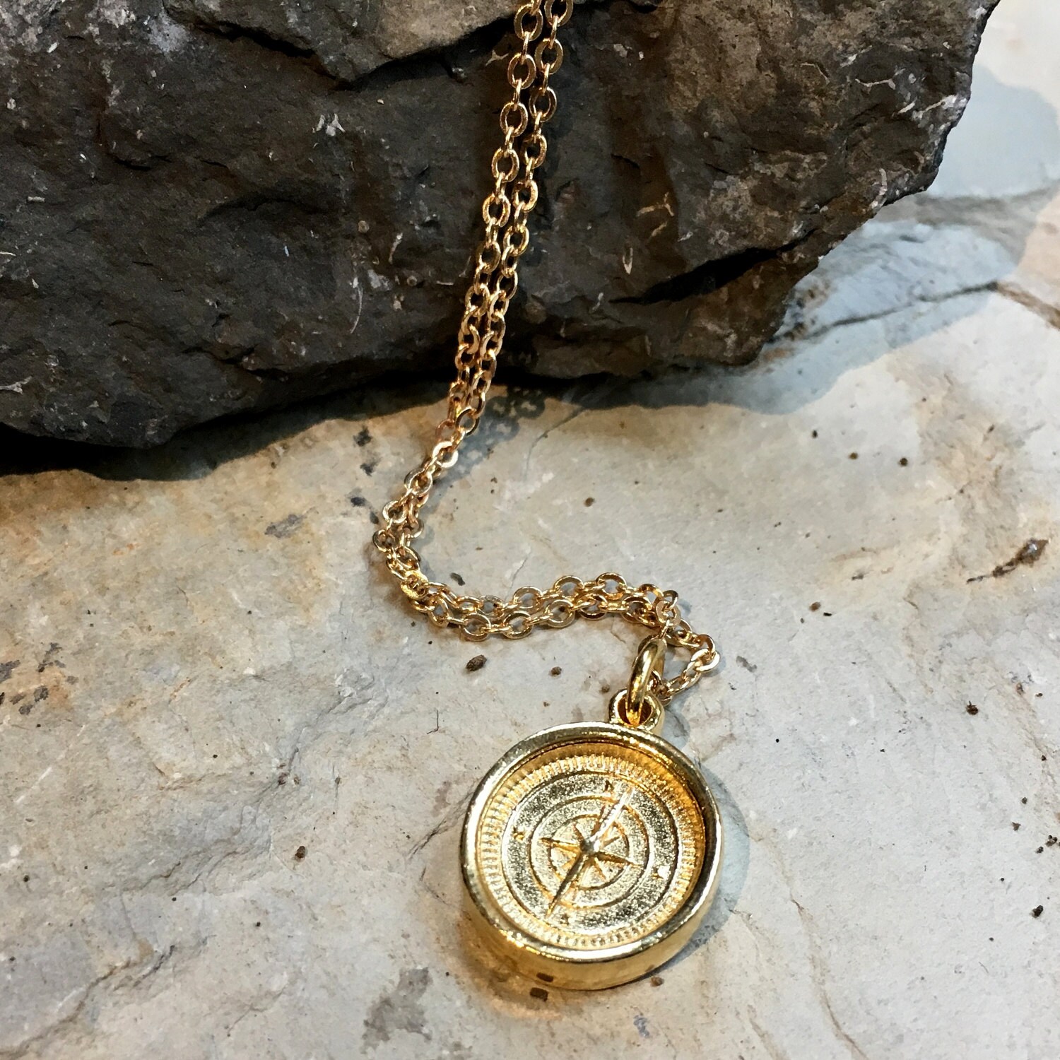 Minimalist Gold Compass Necklace Dainty Necklace Compass Etsy Canada