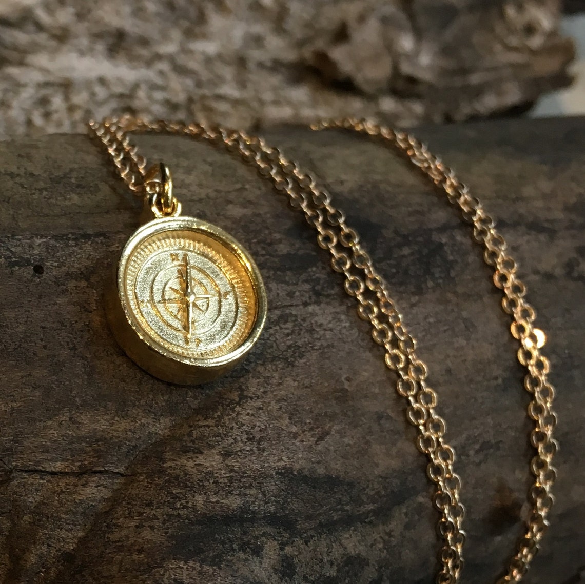 Minimalist Gold Compass Necklace Dainty Necklace Compass Etsy Canada