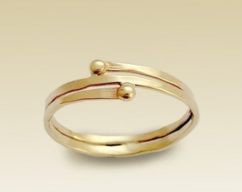 Anillo de oro simple, banda delgada, banda envuelta simple, anillo mínimo, anillo de oro macizo de 14k, anillo delgado - ¿Cuál es su historia RG90019