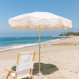 White Fringe Umbrella, Beach Umbrella, Fringe Umbrella, Boho Umbrella, Picnic Umbrella, Luxury Picnics, Luxury Umbrella, Beach Accessories