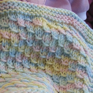 Drachen Babydecke, Strickanleitung auf leichtem Niveau