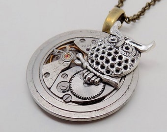 Steapunk jewelry. Steampunk  watch necklace. Steampunk pendant. Owl pendant.