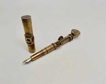 Pluma estilográfica steampunk.