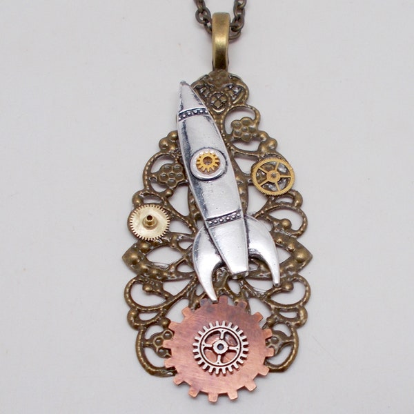 Steampunk necklace.Steampunk pendant.