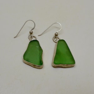 Sea glass earring . sterling earrings .Beach glass.