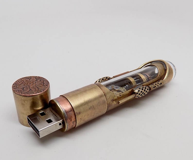 Steampunk flash drive 32GB Steampunk flash drive.