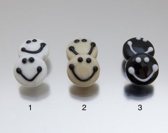 Glass beads - Smile :-) in neutral colours. Lampwork by Jennie Yip