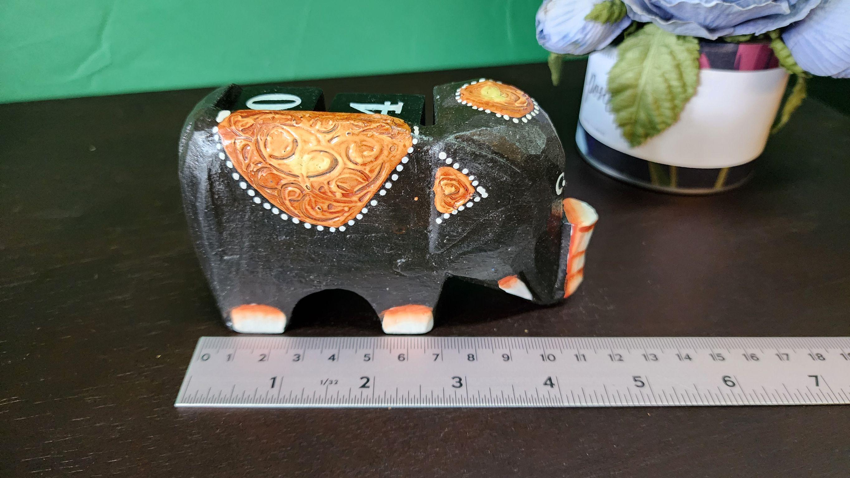 象の置き型カレンダー タイ製 象の置き型カレンダー タイ製