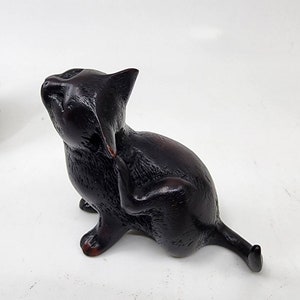 Handmade Cat Figurine, 2.5&quot; Black Resin Cat Statue, Realistic Feline Decor, Collectible Cat Model