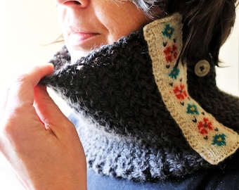 Chunky textured cowl with fair isle band hand knit PDF pattern