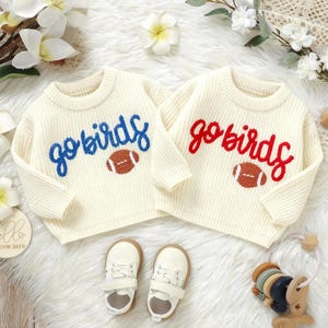 Personalisierter Go Birds Pullover, Kinder Sportfan Geschenk, Hand bestickter Fußballpullover, Benutzerdefinierter Urlaub & Spieltag Outfit