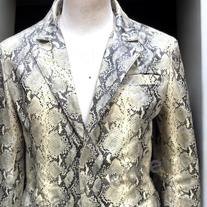 Manteau en cuir d'agneau souple véritable pour homme Veste blazer à imprimé peau de serpent Manteau de soirée à deux boutons Manteau blazer en cuir de qualité supérieure à imprimé python