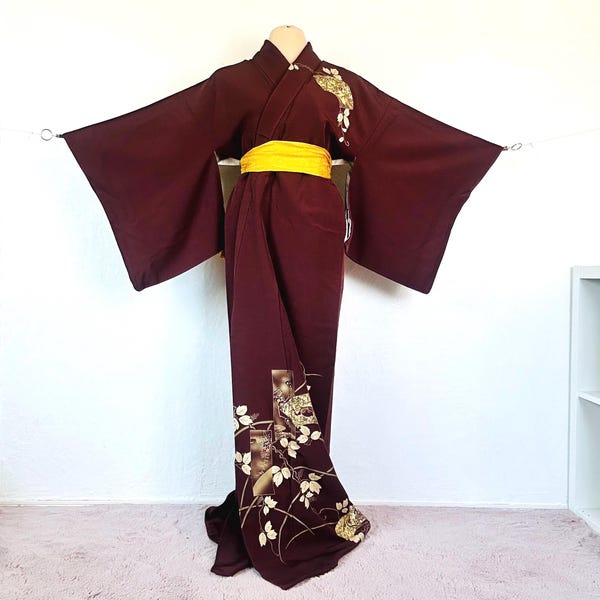 Vintage silk kimono No. 142 / kimono dress / semi-formal kimono / hand embroidery / radish brown / ivy and fan pattern