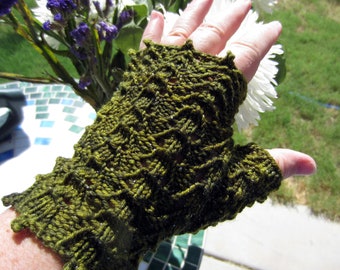 KNITTING PATTERN Dragon's Paws Lace Fingerless Gloves for Knitting