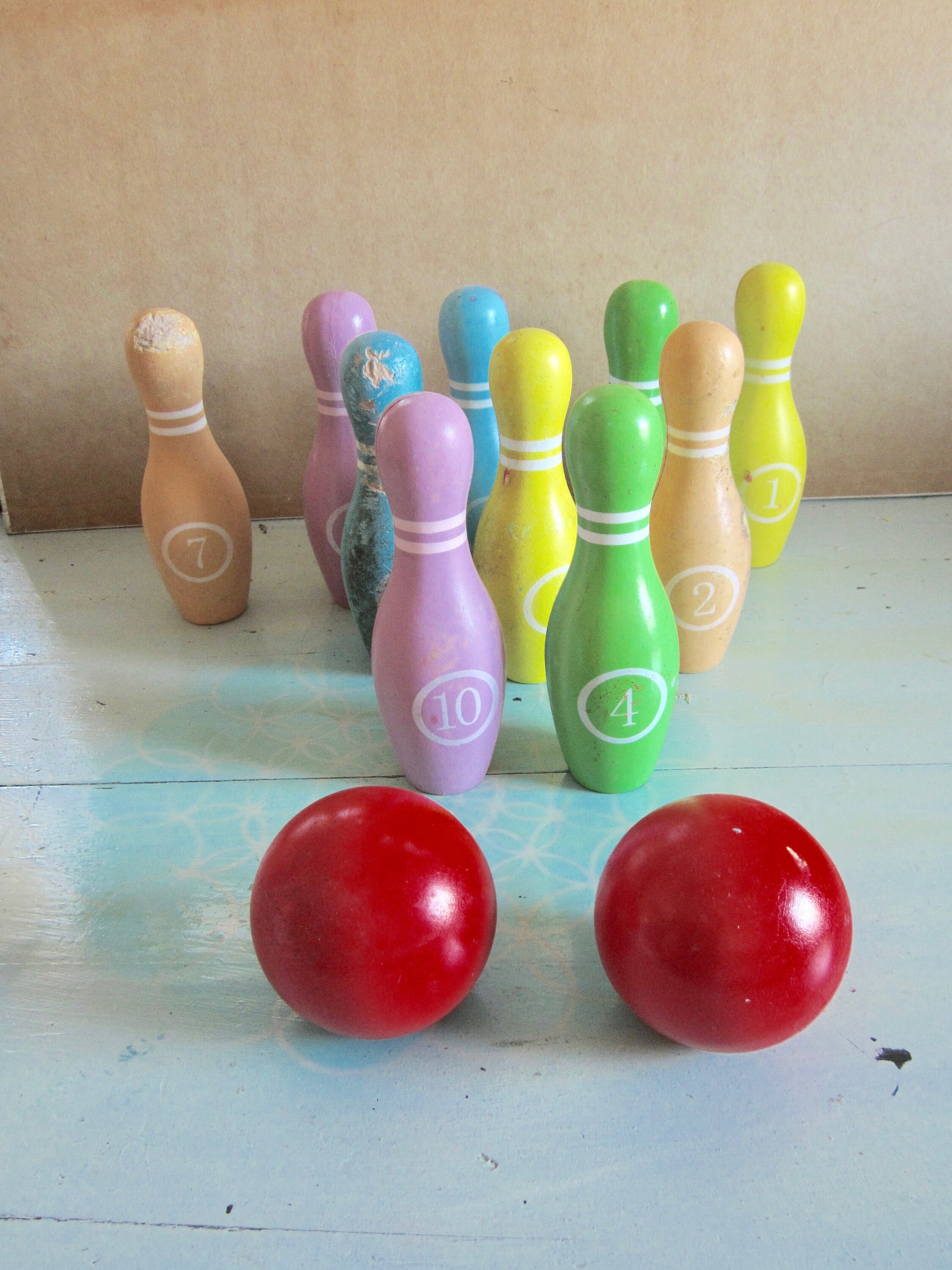 Vintage Bowling Game Wooden Pins Game Indoor Bowling / Outdoor Game 10