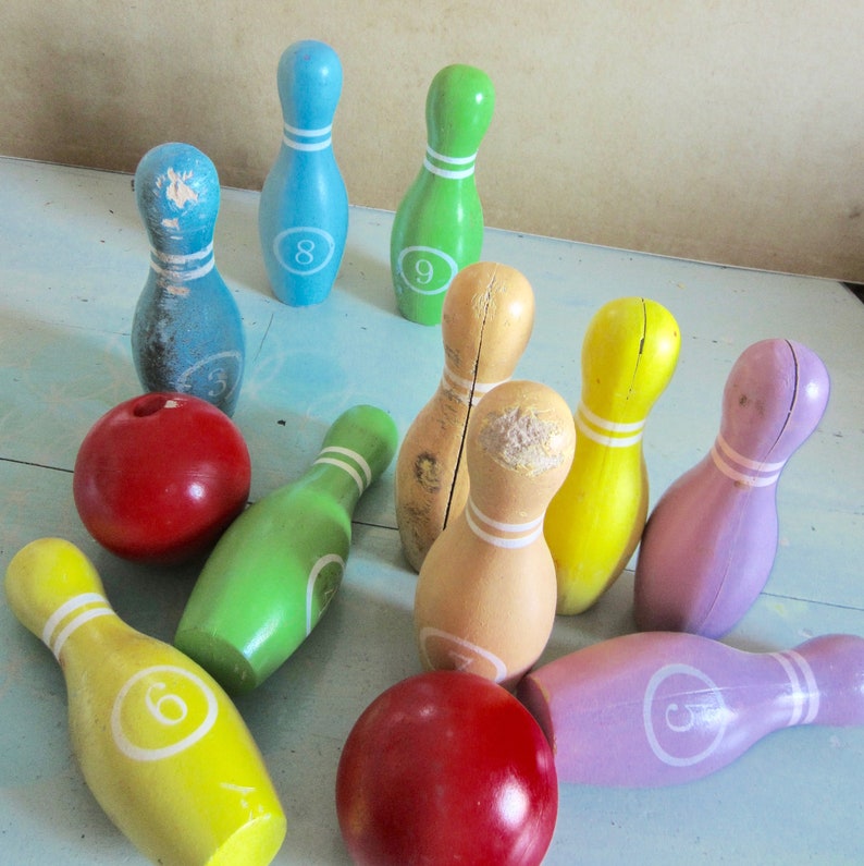 Vintage Bowling Game Wooden Pins Game Indoor Bowling / Outdoor Game 10