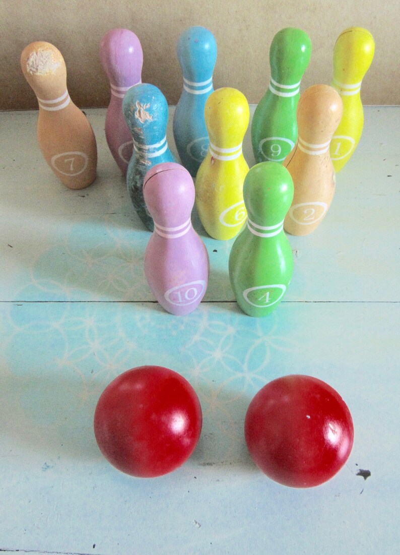 Vintage Bowling Game Wooden Pins Game Indoor Bowling / Outdoor Game 10