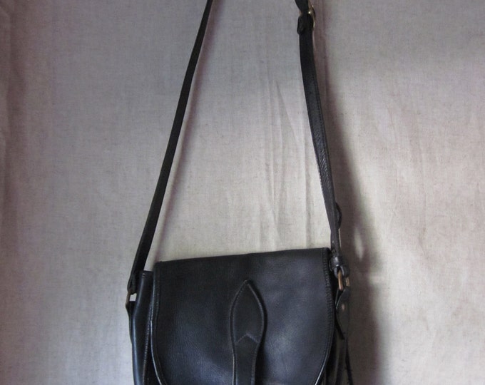 Vintage Saddle Bag Black Leather Purse Crossbody / Messenger / Shoulder