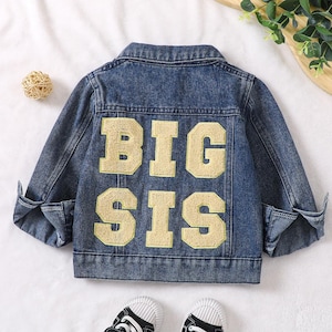 Chaqueta vaquera personalizada para hermanas mayores o menores para niñas, regalo personalizado para bebés, chaqueta vaquera con letras para niños pequeños, perfecta para baby shower o regalos de cumpleaños