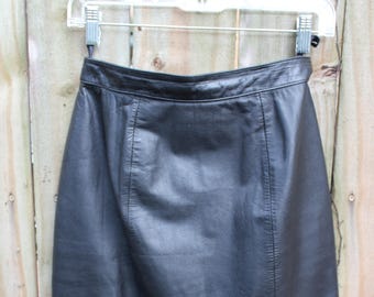 VINTAGE leather skirt - fully lined - Byrnes & Baker size 8