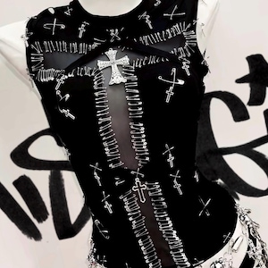 Paperclip Accessorised Handmade Black Tank Top – Limited Edition