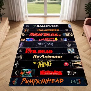 Retrofilms, VHS-films, filmkleed, VHS-tapijt, horrortapijt, VHS-omslag, retro omslagkleed, filmkamerkleed, decor horrorfilms, retrotapijt, films uit de jaren 90
