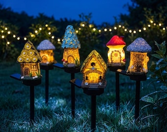 Casa delle fate solare da giardino - Lampada a LED in resina impermeabile con picchetto per illuminare vialetti esterni - Un tocco di fantasia per il giardino