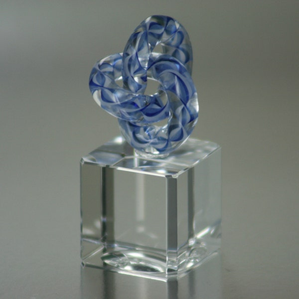 Infinity Glass Knot