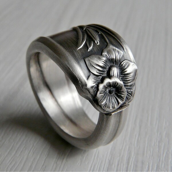 Antique Silver Spoon Ring - Daffodil Pattern 1950