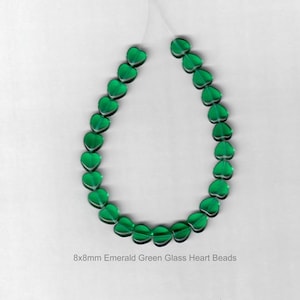 Emerald Green Glass Hearts 8x8mm | Pkg 25 beads