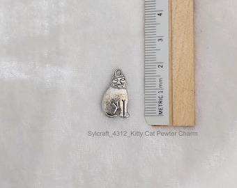 Kitty Cat Charm Sitting kitty Silver Tone Pewter