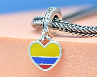 Colgante exclusivo de plata de ley con forma de corazón y bandera de Colombia: Colgante con temática de viajes para pulseras y collares.