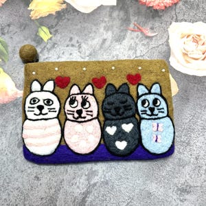 Bolsa pequena de feltro feita à mão com 4 gatinhos / bolsa de feltro de lã com zíper / bolsa de feltro / carteira de feltro para mulher / carteira para ela / presente para ela