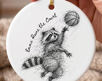 Adorno de mapache de baloncesto, decoración personalizada para árbol de Navidad, regalo para aficionados al deporte, recuerdo con nombre personalizado