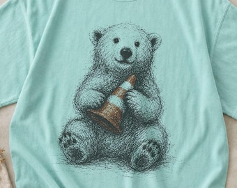 Camiseta Comfort Colors® con estampado de oso polar y cono de tráfico, camiseta con estampado de osezno, manga larga con gráfico de animales árticos.