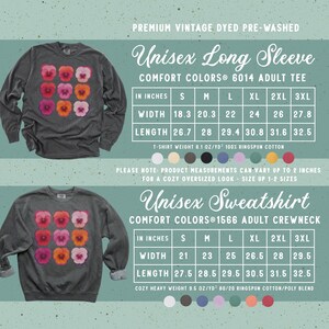Camiseta Comfort Colors® con los sutiles colores de la bandera lésbica, estampado floral de pensamientos y lavanda, para protestar por el orgullo LGBTQIA, queer, gay y por la igualdad de derechos humanos. imagen 7