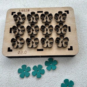 Modello per tagliare i fiori in pelle Coltello per tagliare i fiori Strumento per tagliare i petali