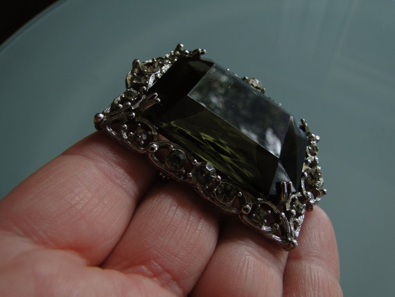 Sarah Cov Emerald Cut Glass Rhinestone Brooch - image 4