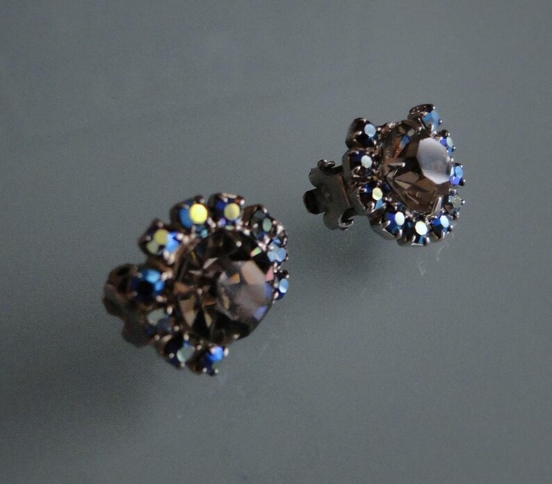 Gray Rhinestone and Blue aurora Borealis Clip Earrings 画像 2