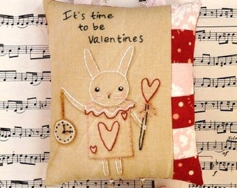 Valentine white rabbit embroidery Pattern PDF - hanger clock vintage like heart primitive stitchery pillow