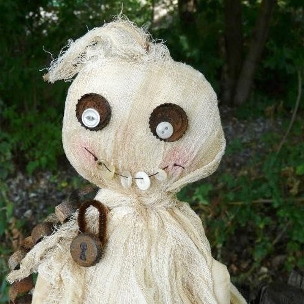 Halloween BOO GHOST doll Pattern PDF - primitive chains lock banner buttons bottlecap cheesecloth
