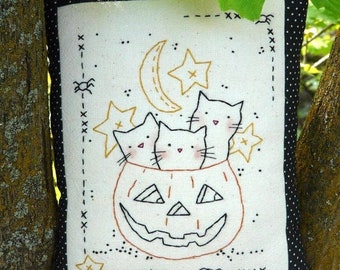 3 Cats Halloween pumpkin embroidery pattern PDF - sheet primitive pillow stitchery hand spider moon stars