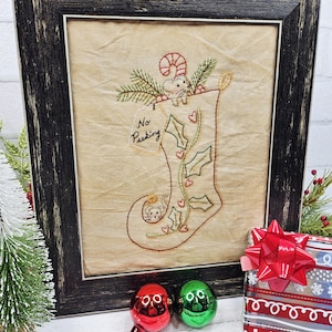 No Peeking Christmas Mouse embroidery Pattern PDF - frame candy cane