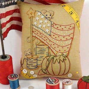 Yankee Doodle Mouse embroidery Pattern PDF - primitive stitchery mice