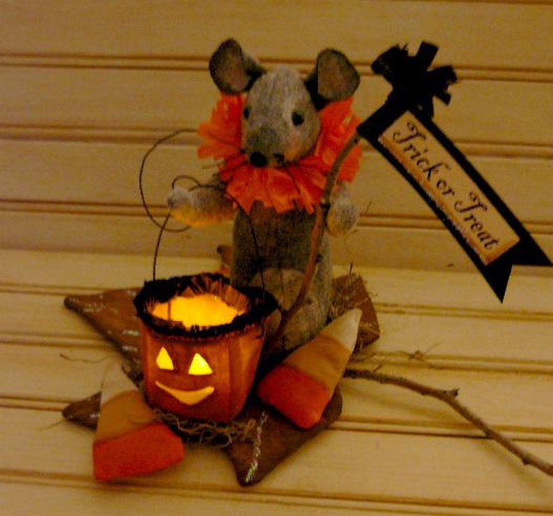 Prim Treat Halloween Maus PDF Muster Trick or Laterne Herbst Blatt Kürbis Candy Corn Puppe Wolle Stoff pdf primitive sign Bild 4