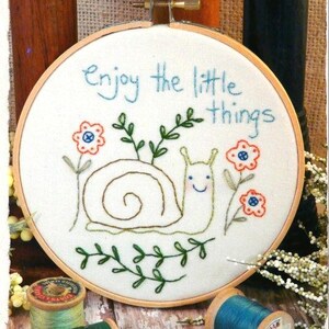 Enjoy little things snail embroidery Pattern pdf - stitchery primitive flowers hoop art summer spring
