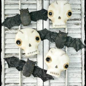 Prim Halloween Bat Skull pattern PDF - spooky easy skeleton scary