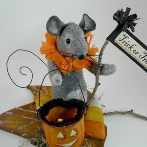 Prim Treat Halloween Maus PDF Muster Trick or Laterne Herbst Blatt Kürbis Candy Corn Puppe Wolle Stoff pdf primitive sign Bild 5