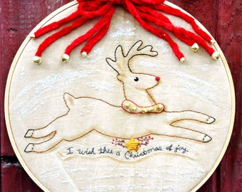 Christmas Reindeer embroidery PDF Pattern -  stitchery primitive retro hoop art Rudolph sewing craft bells